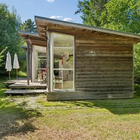 Ellenora - 1-7km From The Sea By Interhome