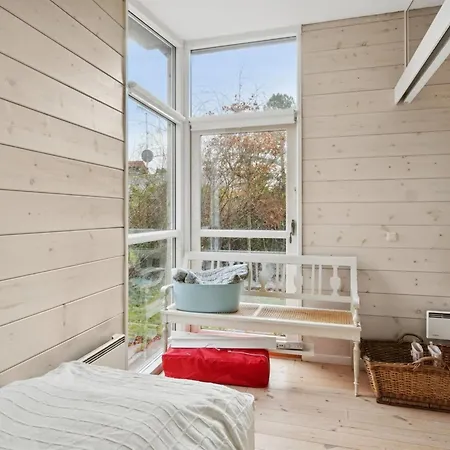 Ellenora - 1-7km From The Sea By Interhome *